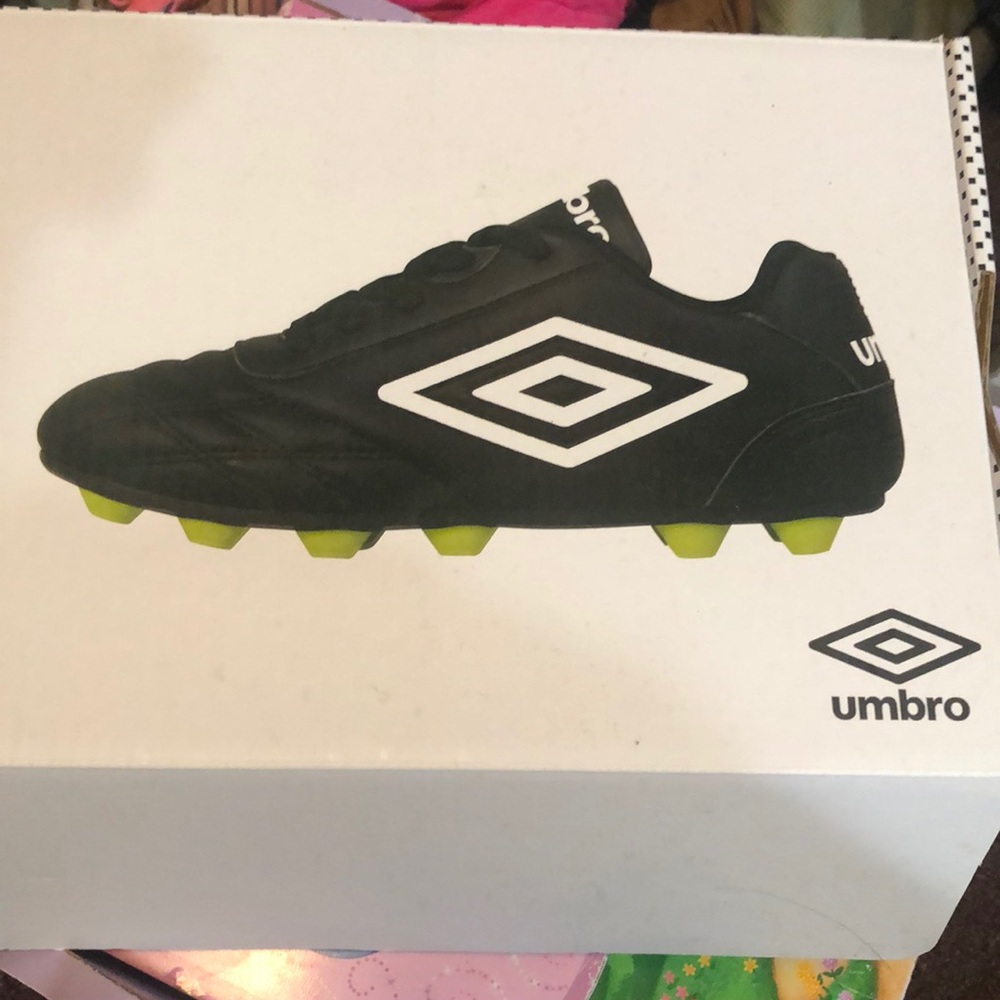 Outdoors soccer shoes